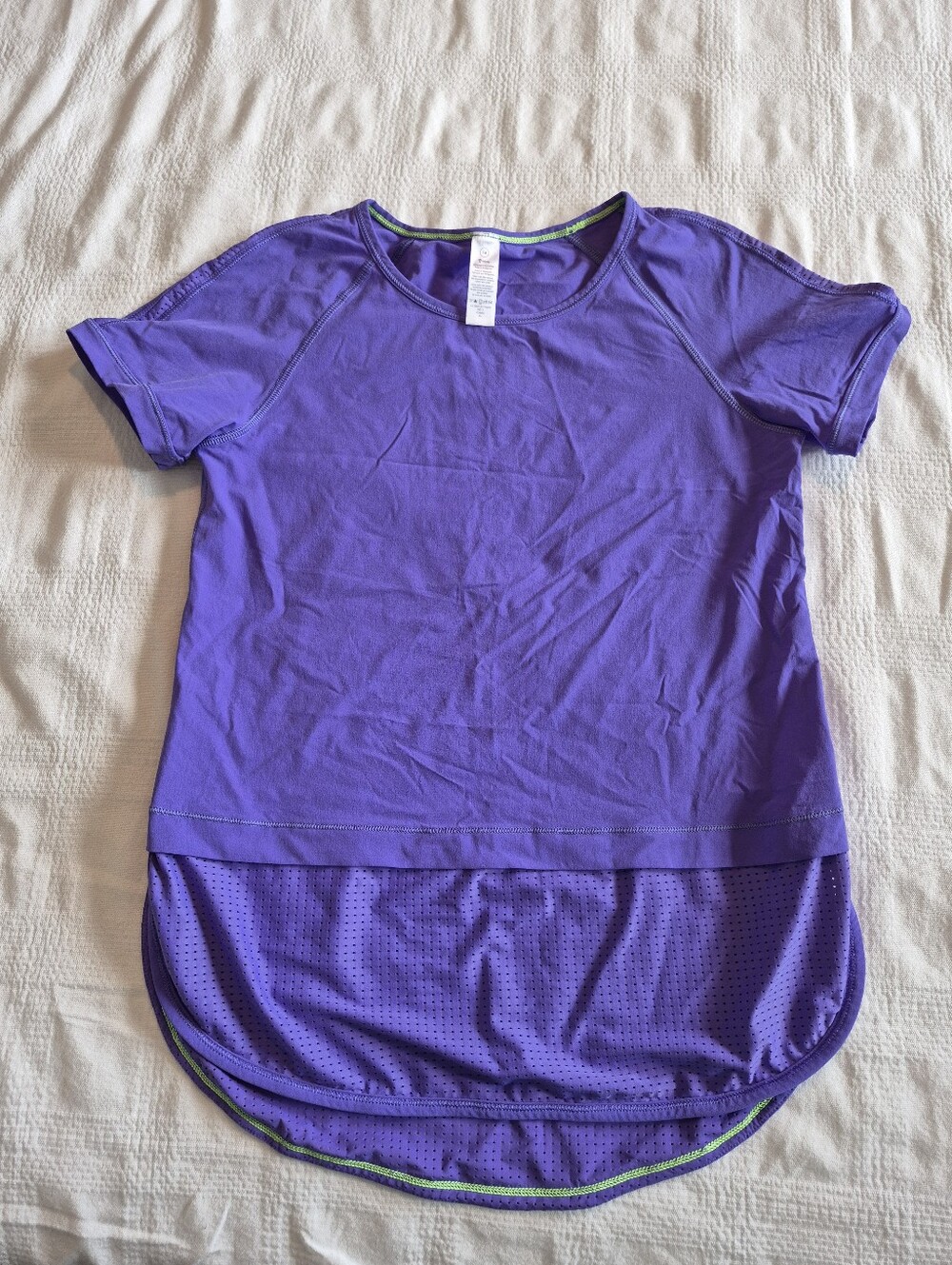 Ivivva girls size 14 purple short sleeve shirt EUC
